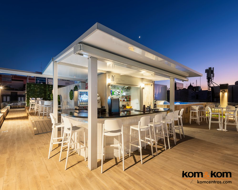 Highbar: Terraza Chill Out en la Azotea del hotel Odissey Room en el centro de Alicante. Proyecto Integral de Kom&Kom